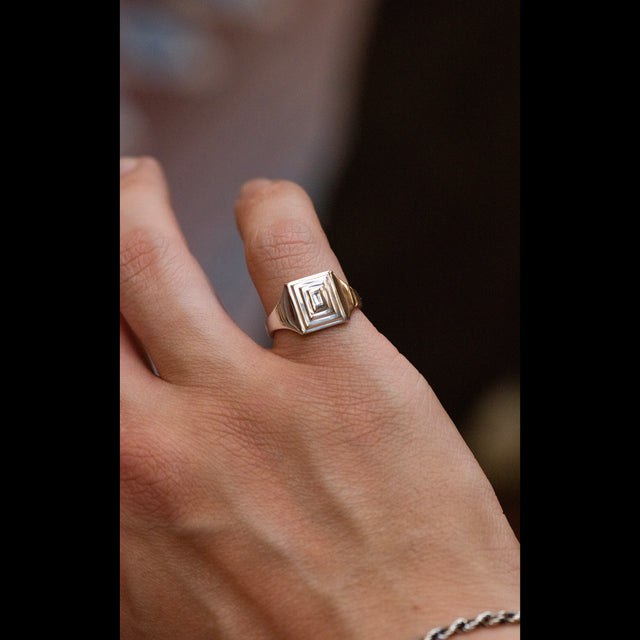 Baguette Diamond Signet - KEYSTONE