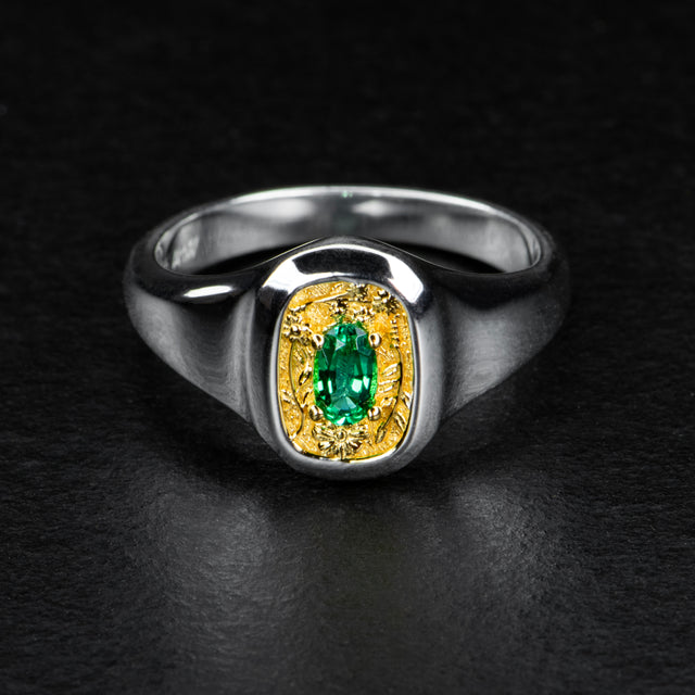 Emerald Signet Ring - JARDIN - AHW Studio