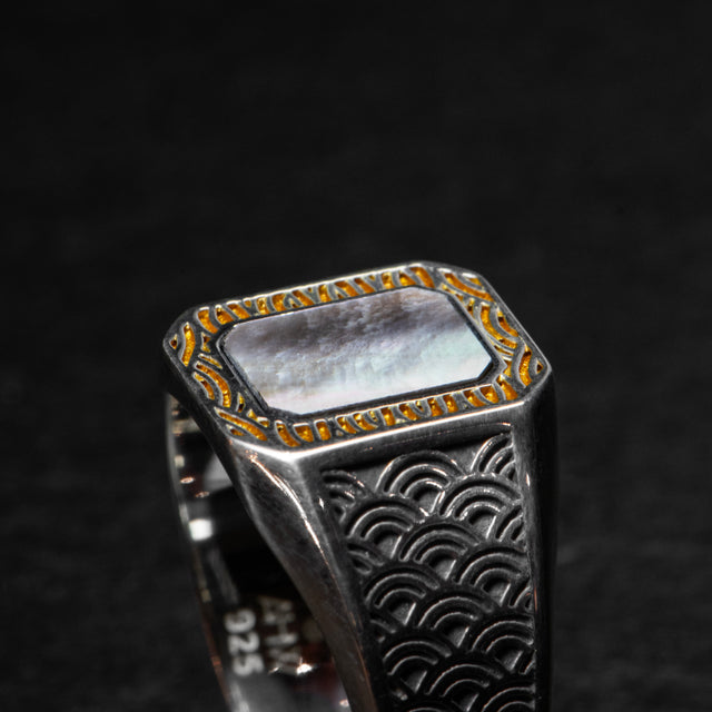 Gold Pearl Signet - KUROSHIO