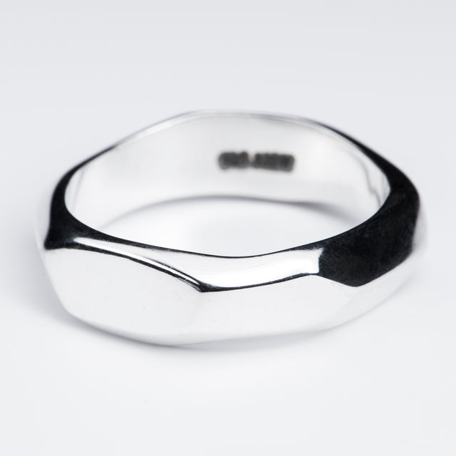 silver band ring